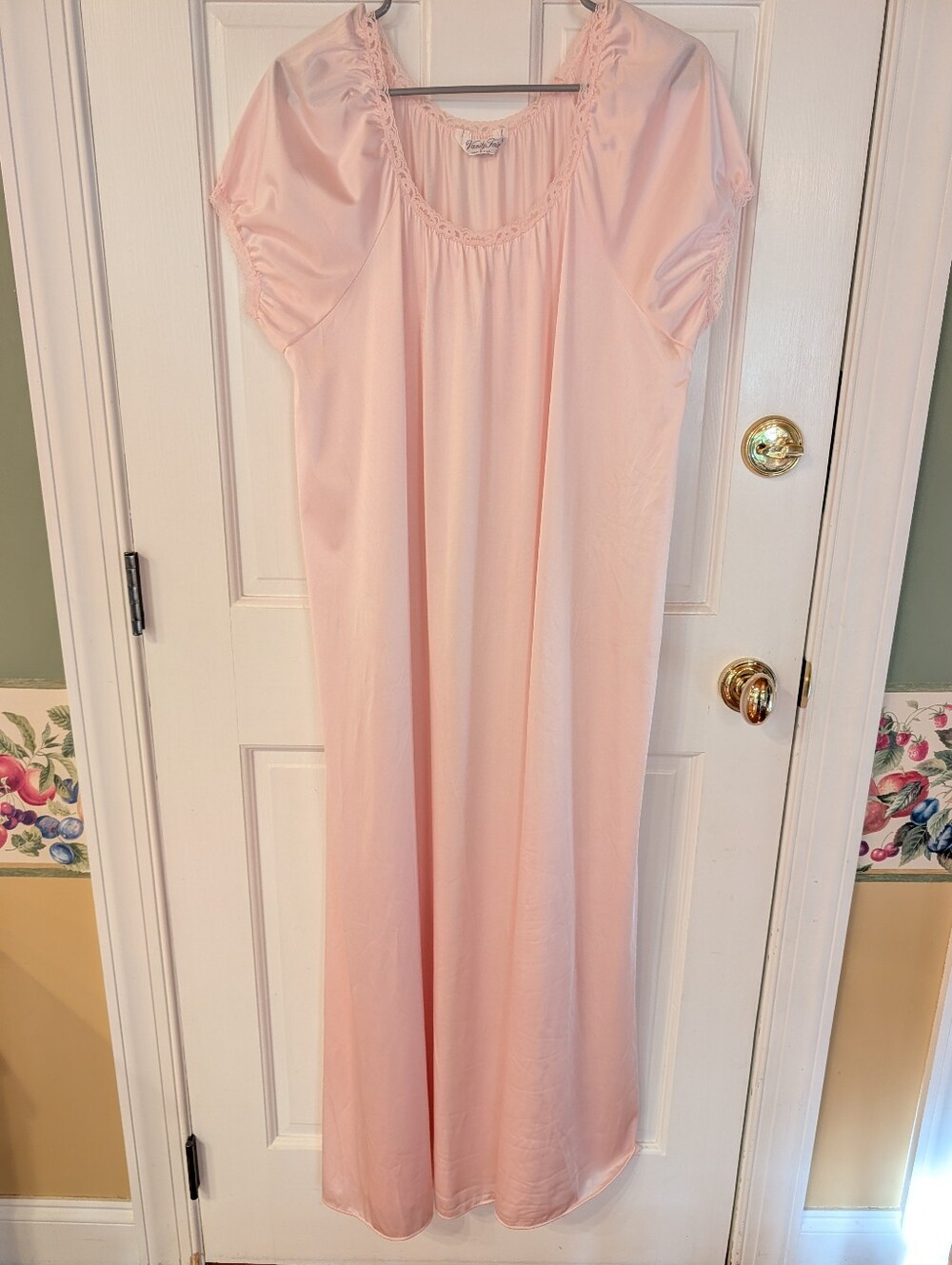 Vintage Women's '70s Vanity Fair Long Pink Nightgown Lace Trim Sz L